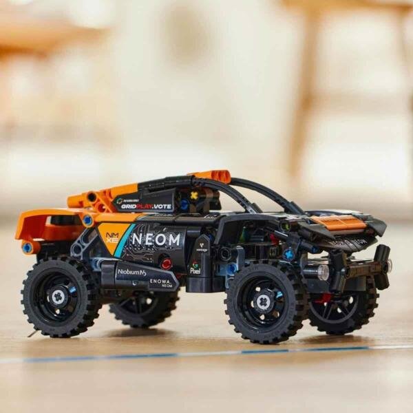 LEGO® Technic™ NEOM McLaren Extreme E Race Car Vehículo de juguete 42166 - Imagen 4