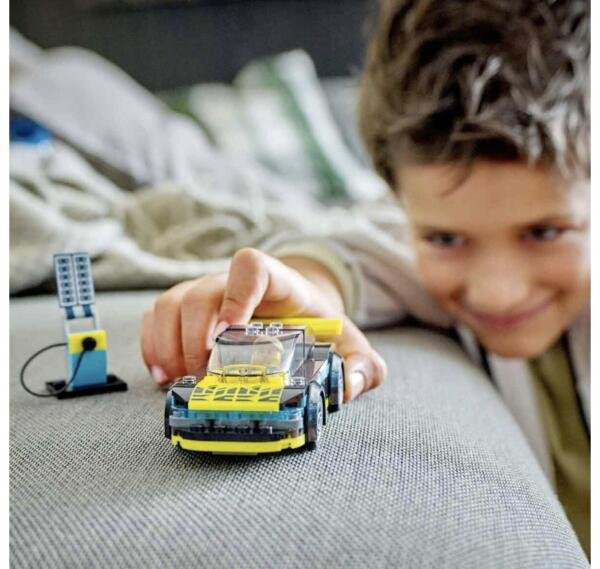 Set de juguetes de construcción LEGO® City 60383 Auto Deportivo Eléctrico (95 piezas) - Imagen 3