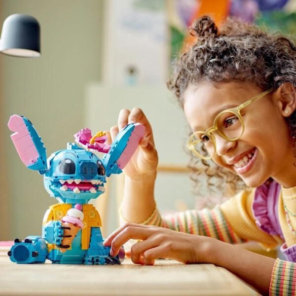 LEGO® ǀ Disney Stitch Juego de juguete construible para niñas y niños, con cono de helado 43249 - Imagen 3
