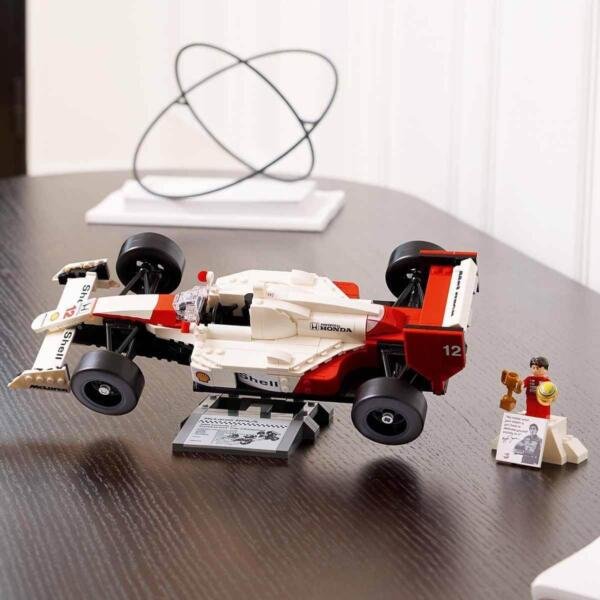 LEGO® Icons McLaren MP4/4 y Ayrton Senna Set 10330 - Imagen 3