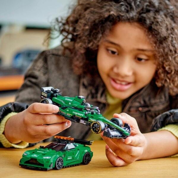 LEGO® Speed Champions Safety Car de Aston Martin y AMR23 76925 - Imagen 3