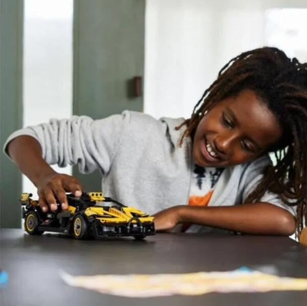 Set de juguetes de construcción LEGO® Technic™ 42151 Bugatti Bolide (905 piezas) - Imagen 3